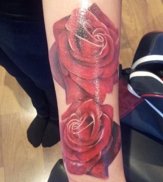 rose tattoos for women on the arm with names