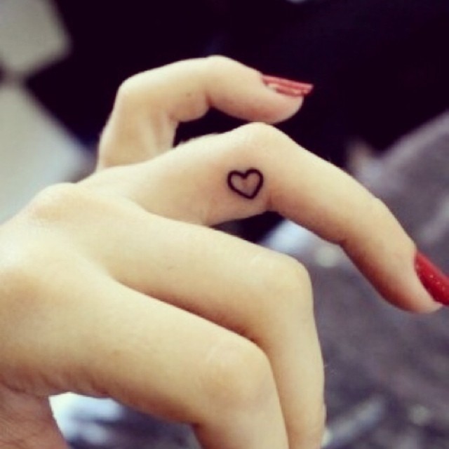 tattoo-for-women-little-heart-finger 