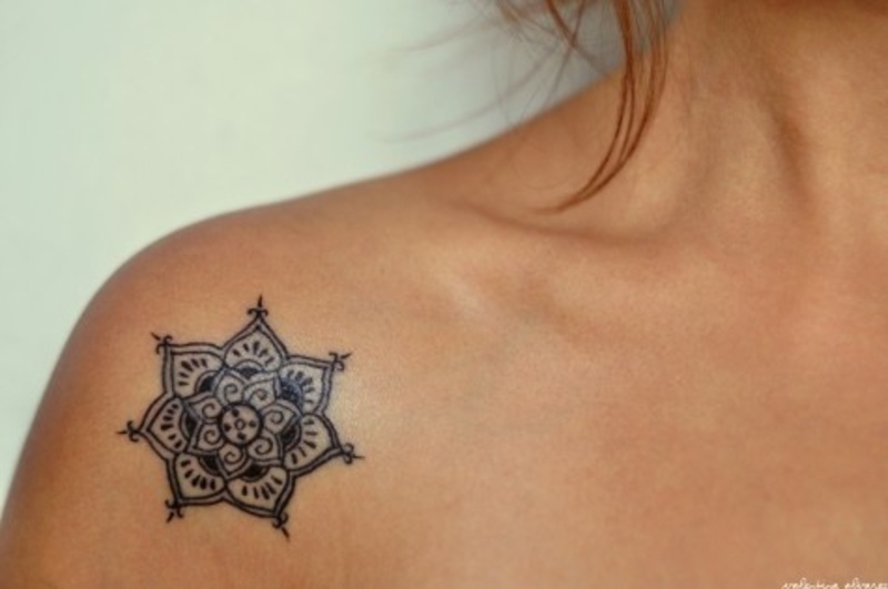 Shoulder-tattoos-for-women-2 
