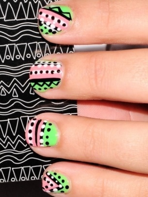 nail decoration with dots