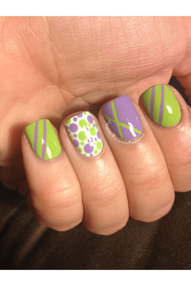 nails decorated with points for feet