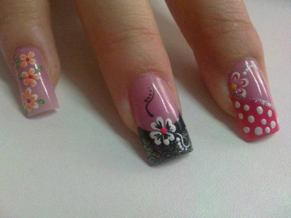Nail Decorations Decorated with Easy Flowers - Trendy Queen : Leading ...