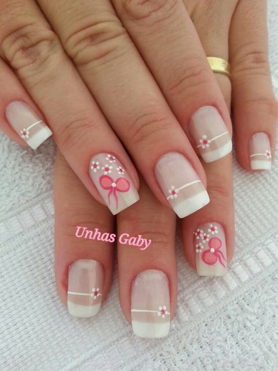 nails decorated with flowers