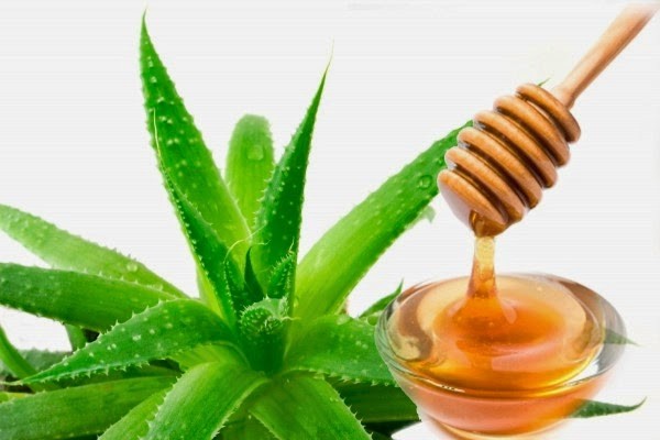 Mask of Aloe Vera and Honey for Acne