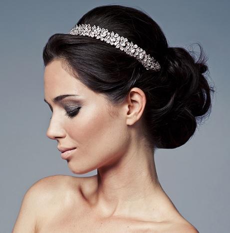 The wedding hairstyles may have some adornment (Photo: Disclosure)
