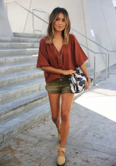 outfit with terracotta blouse for summer