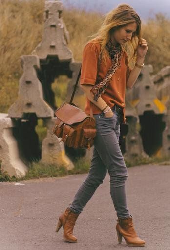terracotta shirt and gray jeans