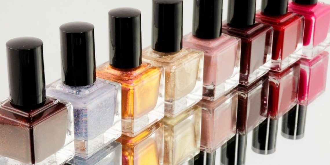 5. Color Blocking Nail Trends for 2021 - wide 6