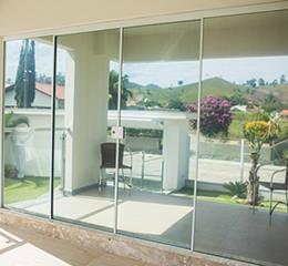 tempered glass door to the transparent room