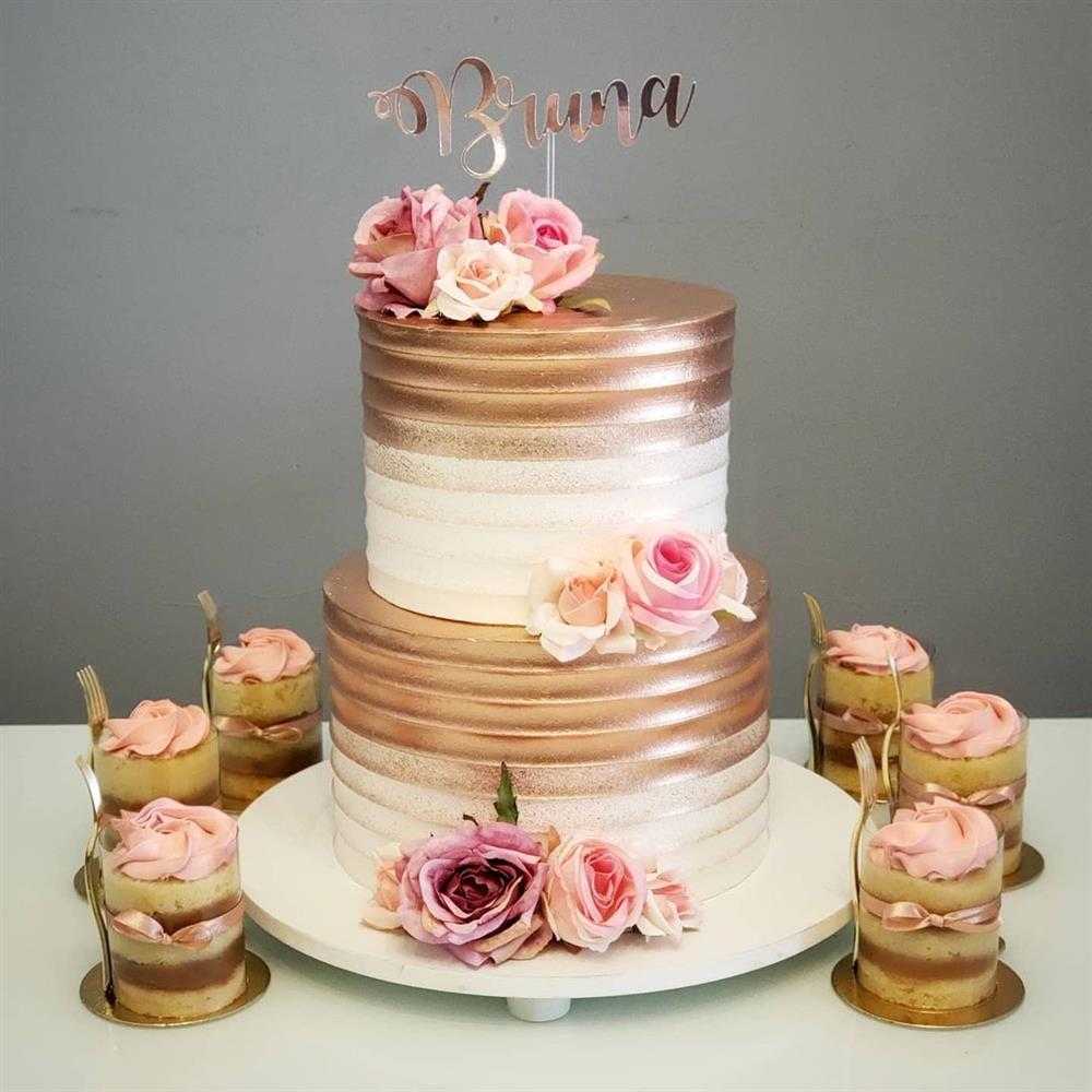 Rosé Gold flowers cake