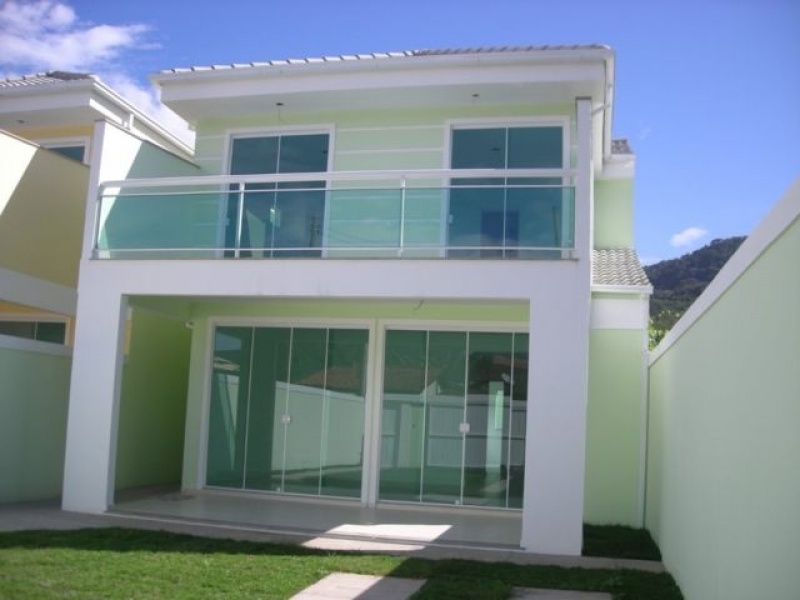 Glass wall for balcony