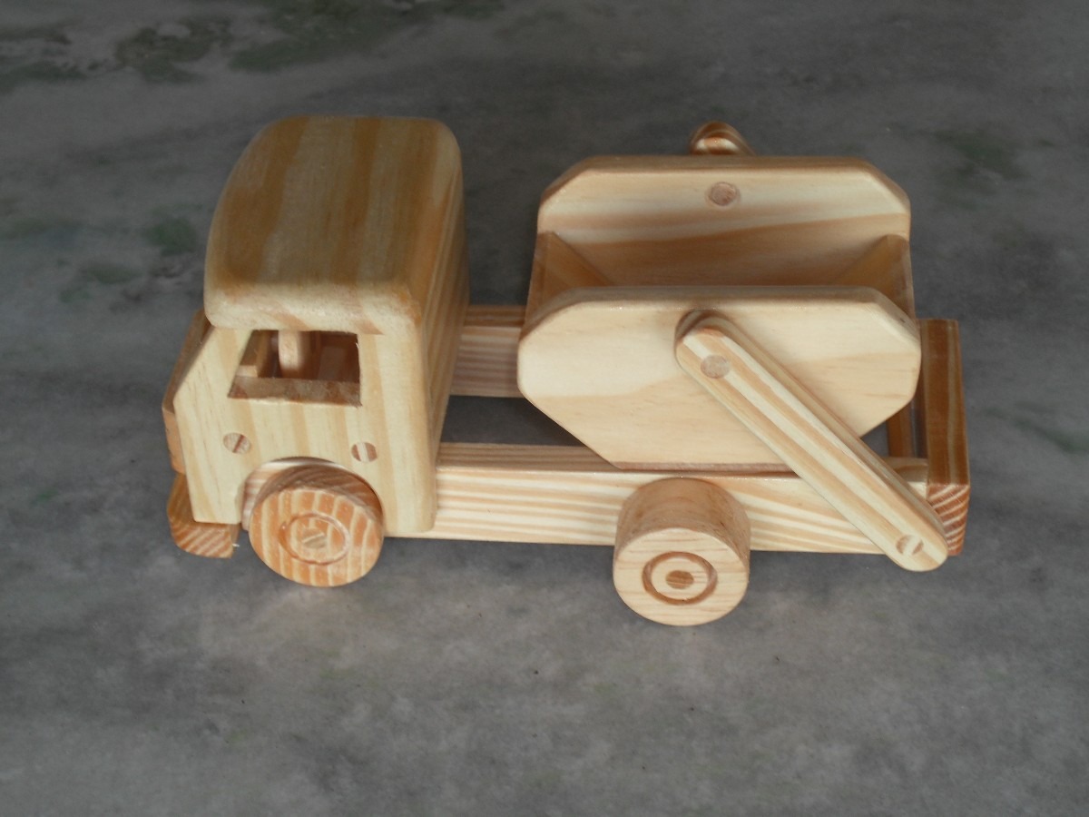 Wooden crafts toys