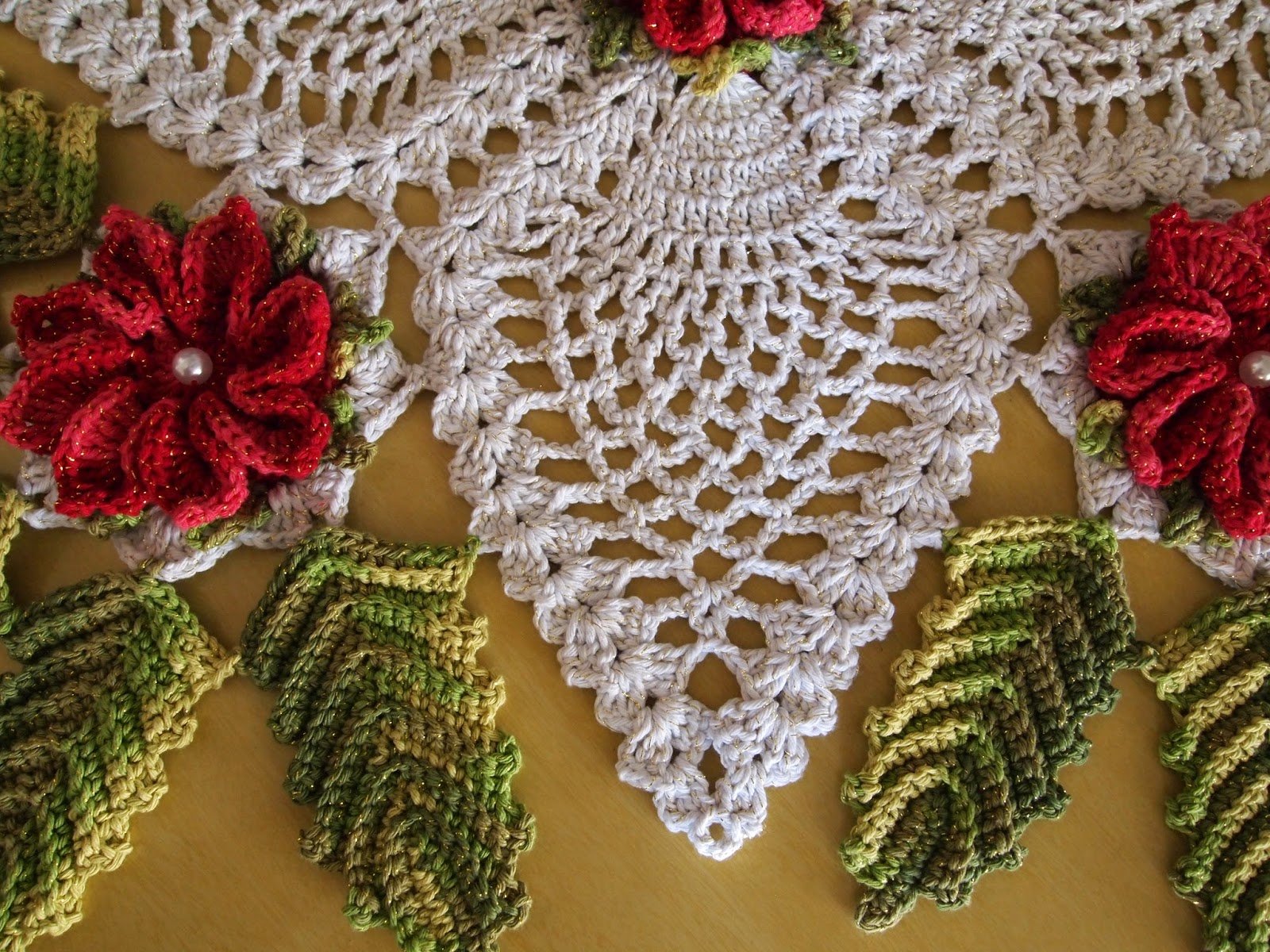 Large pineapple crochet towel