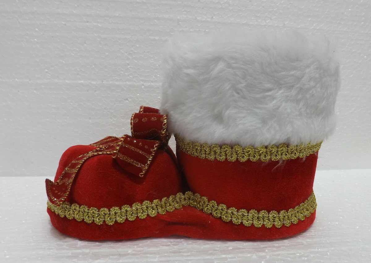 Handmade Christmas boot made with pet bottle