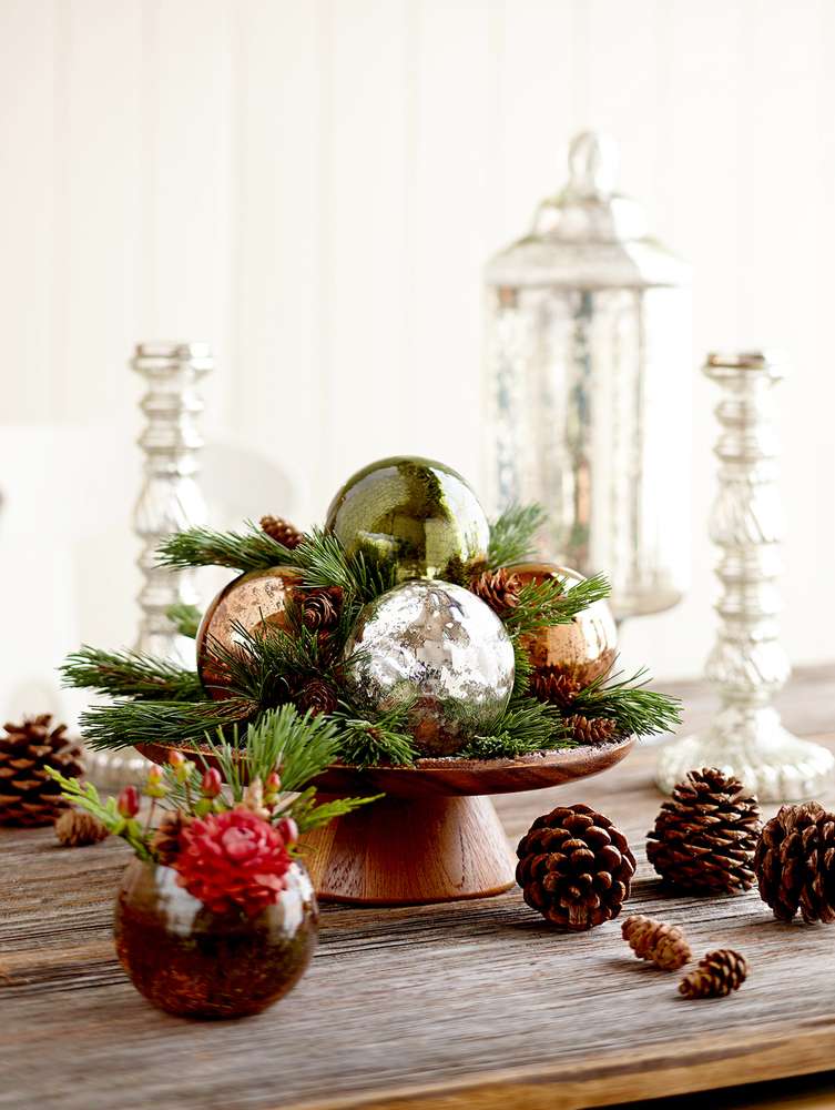 Christmas Table Arrangements