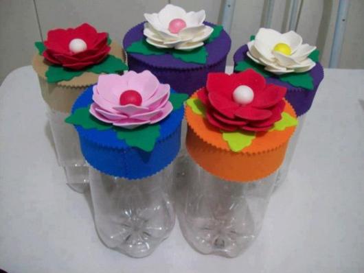 Crafts with pet bottle for mother's day with flowers