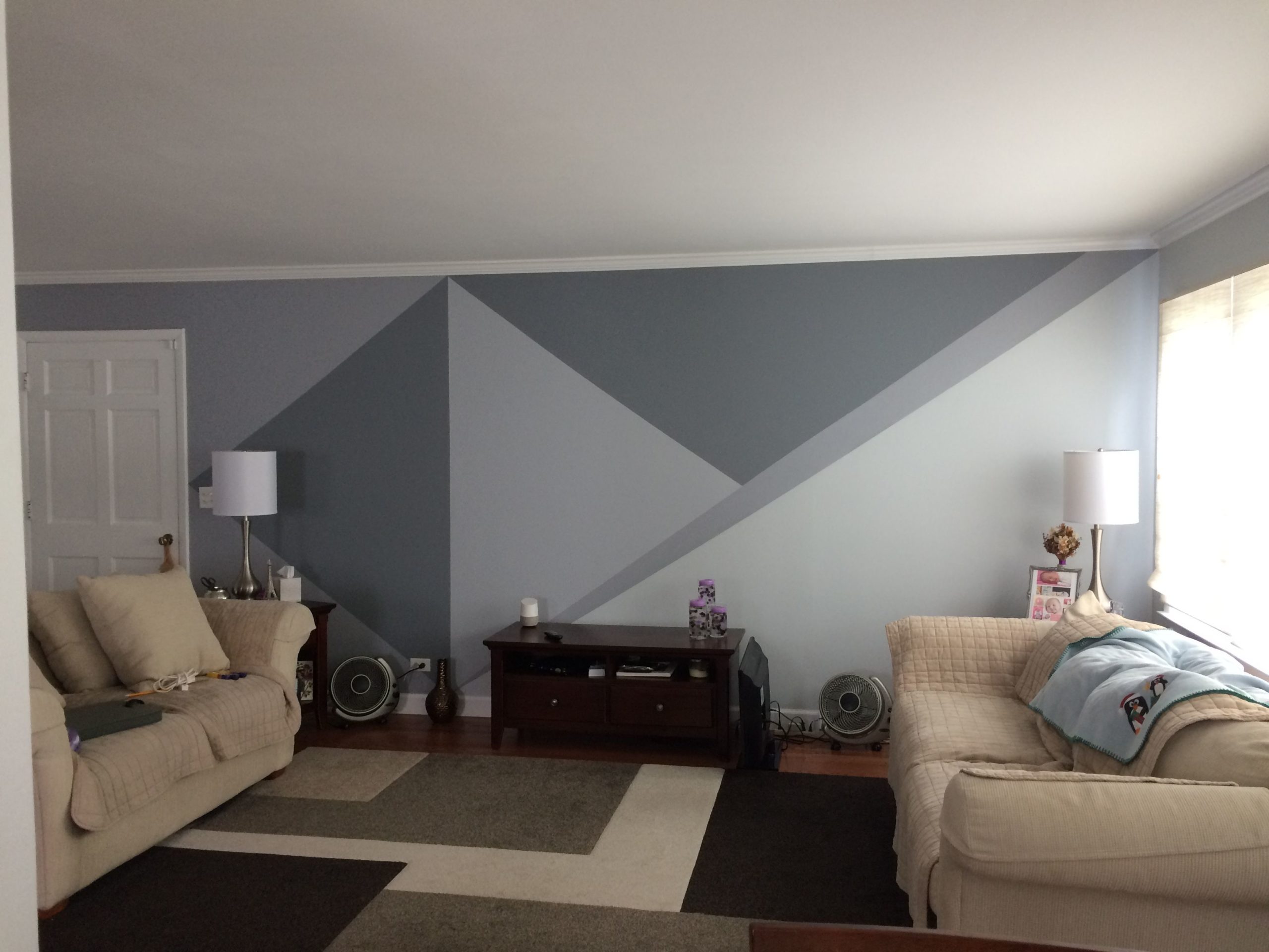 Gray geometric wall