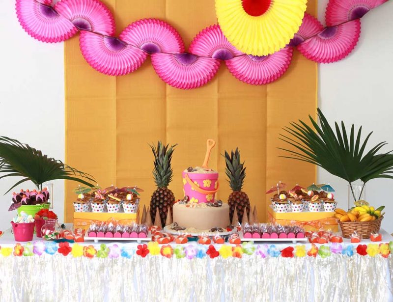 Table decoration for Luau party