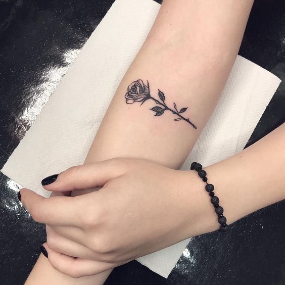flower 9 - Minimalist tattoos