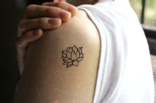 of flowers 4 - Minimalist tattoos