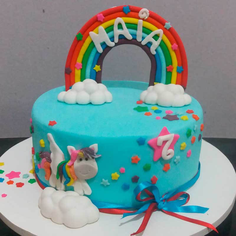 round unicorn cake