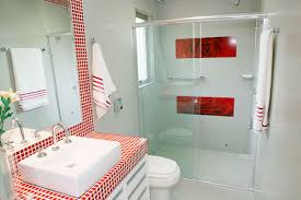 bathroom-with-red-checkers