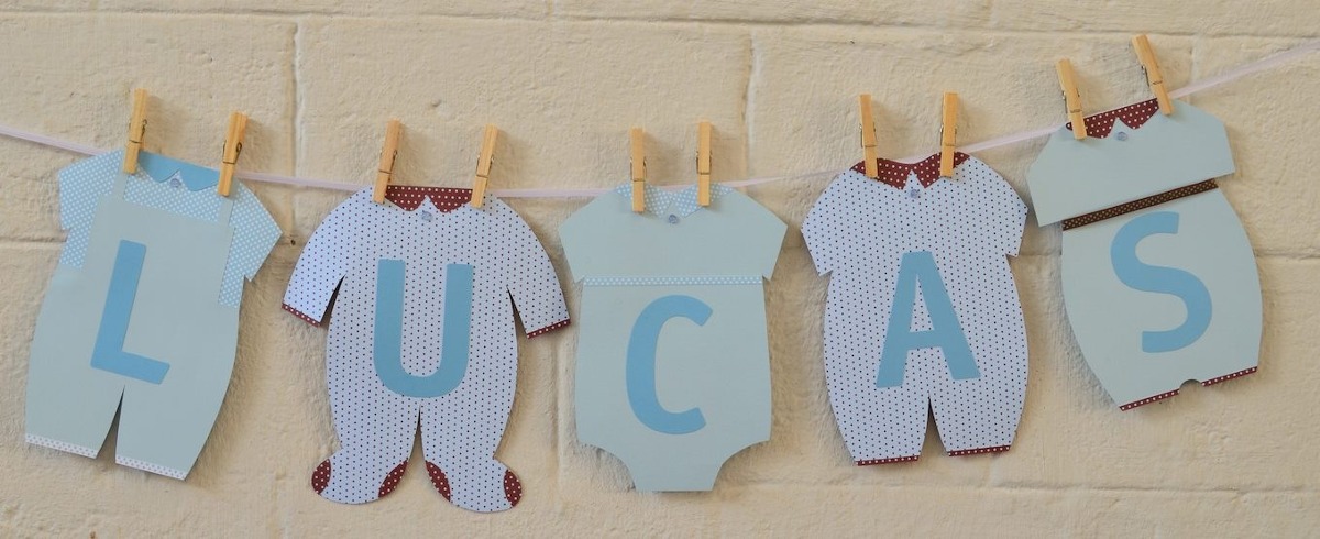 Lucas baby shower photo clothesline