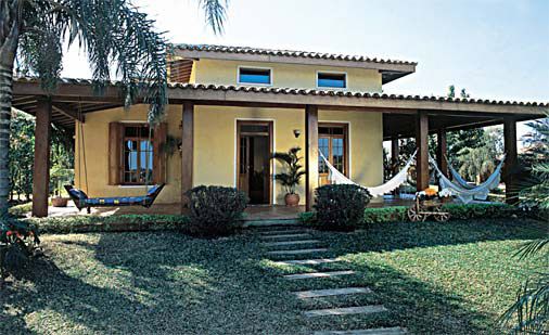 Cottages with a surrounding porch