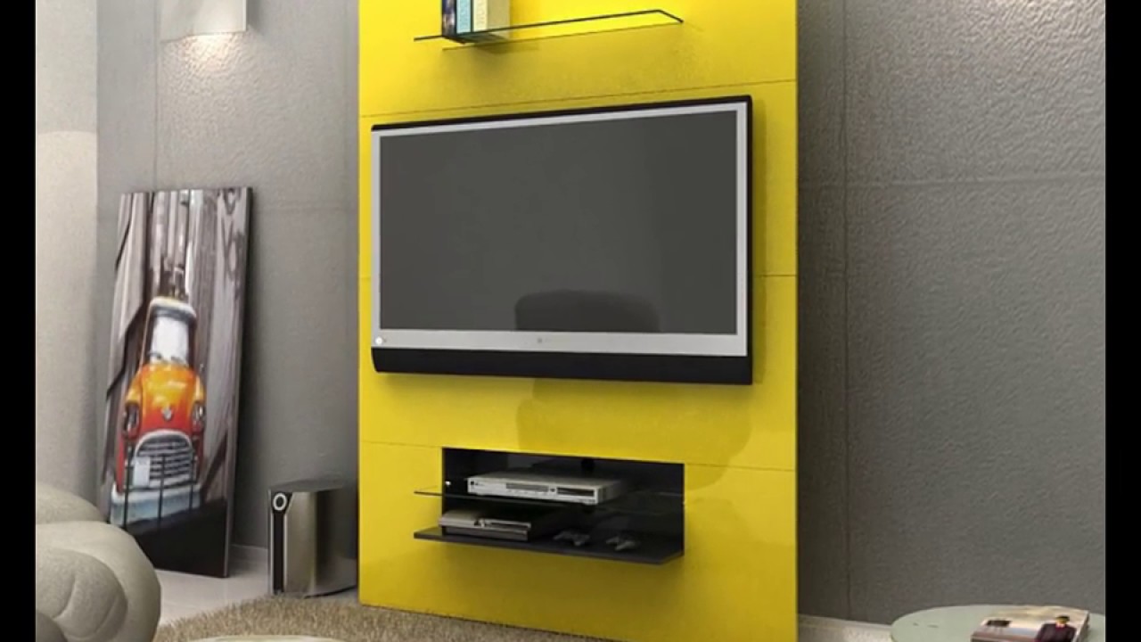 Yellow and gray pallet panel in the background