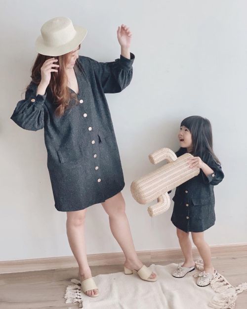 Twinning mothers and daughters shirt dress