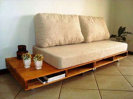 small varnished pallet sofa