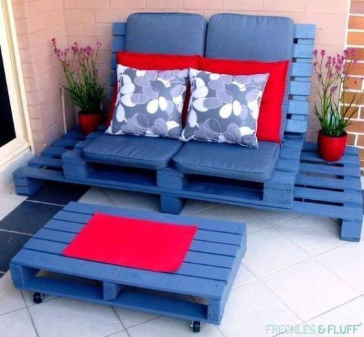 blue pallet sofa