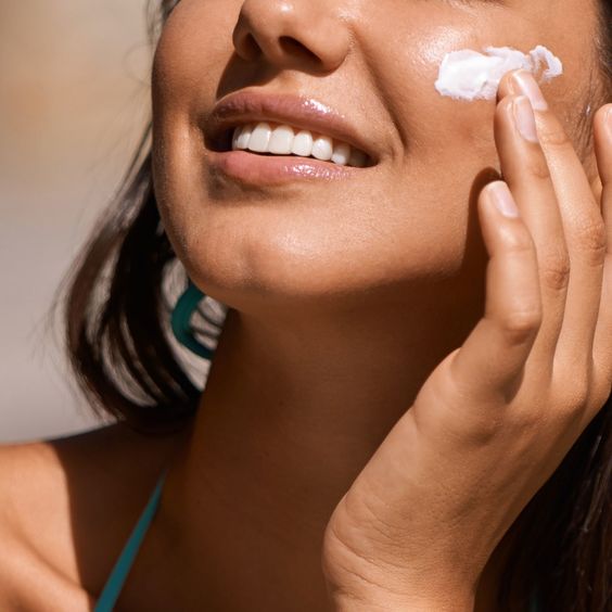 how to nourish and moisturize the skin in summer