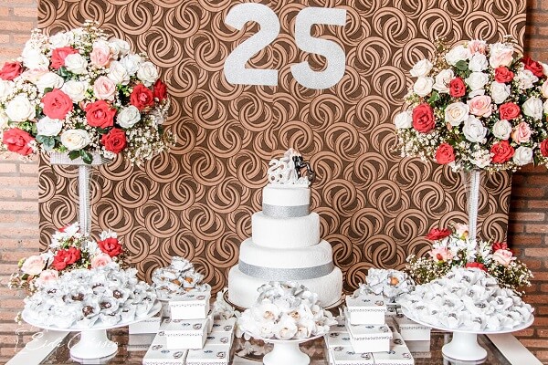 Creative Decoration for a 25th Birthday Party