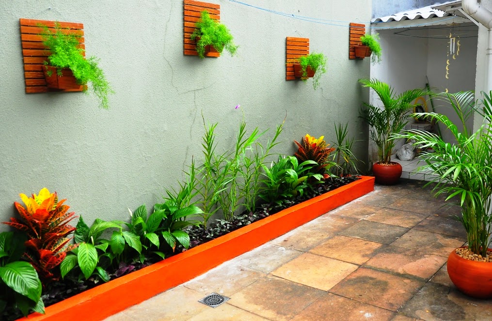 Small and Simple Garden Decoration