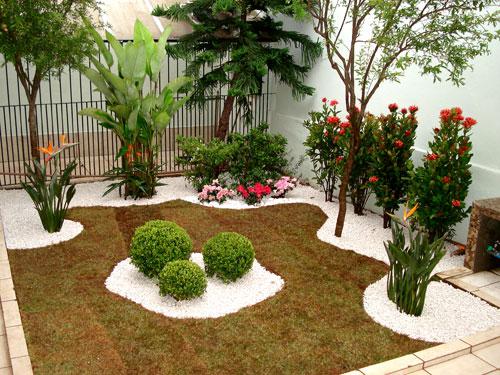 Small and Simple Garden Decoration