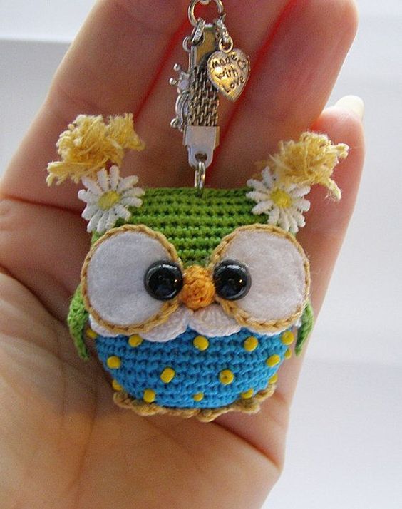 Small pocket owl made with a little crocheting