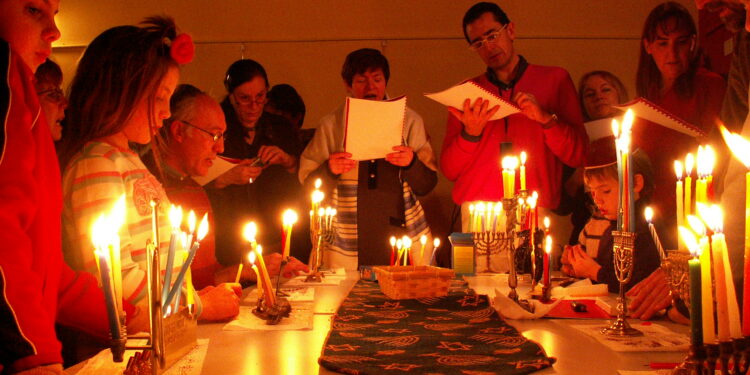 how-do-you-say-hanukkah-blessing