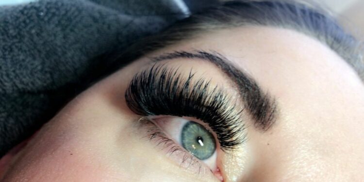 How long do at home eyelash extensions last?