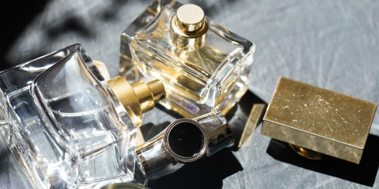 Is Woody fragrance attractive?