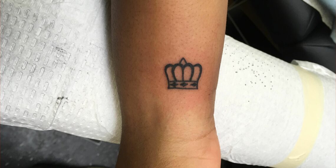 What does a 3 point crown tattoo mean?