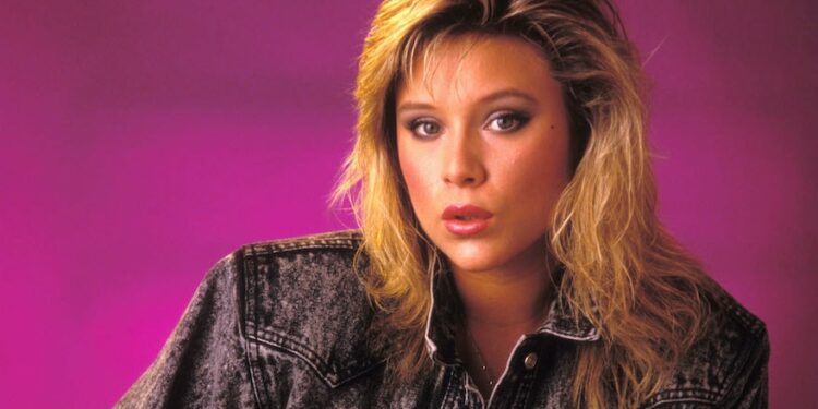 who-were-the-top-female-singers-in-the-80s